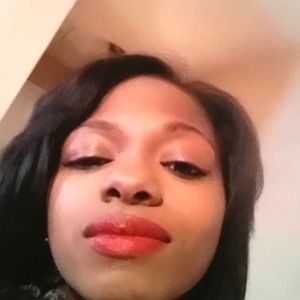 Meet your Posher, Leeann